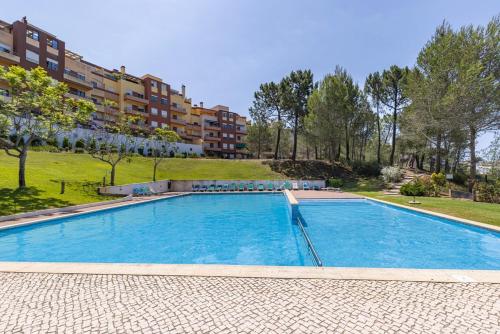 Family Home Near the Beach — 4-Star Luxury Hotel in Estoril, Portugal