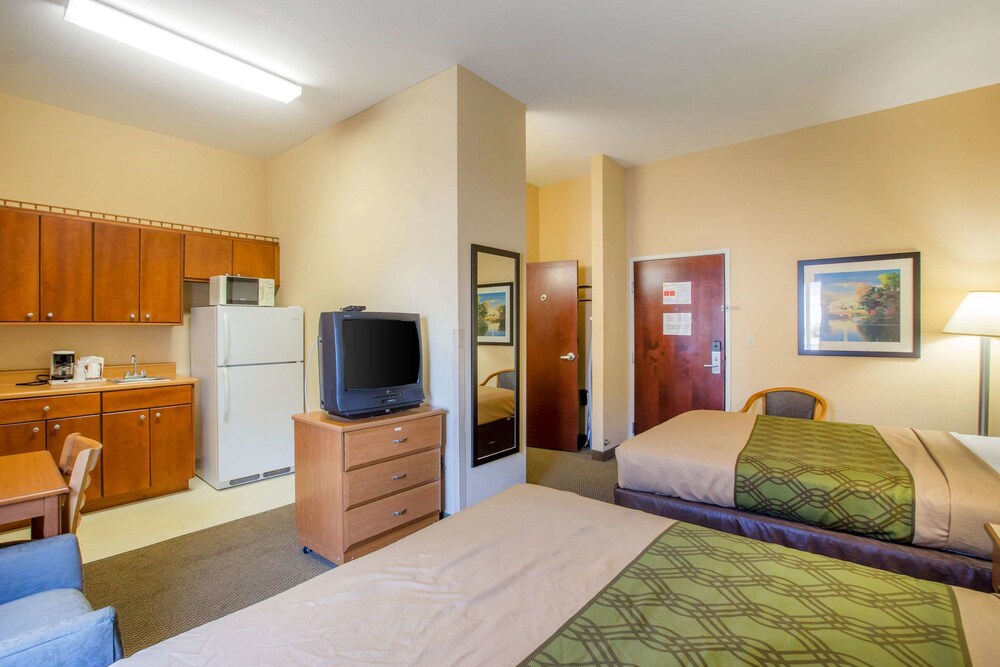 Econo Lodge Valdosta - photo 11