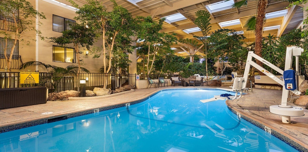 Concord Plaza Hotel - photo 15