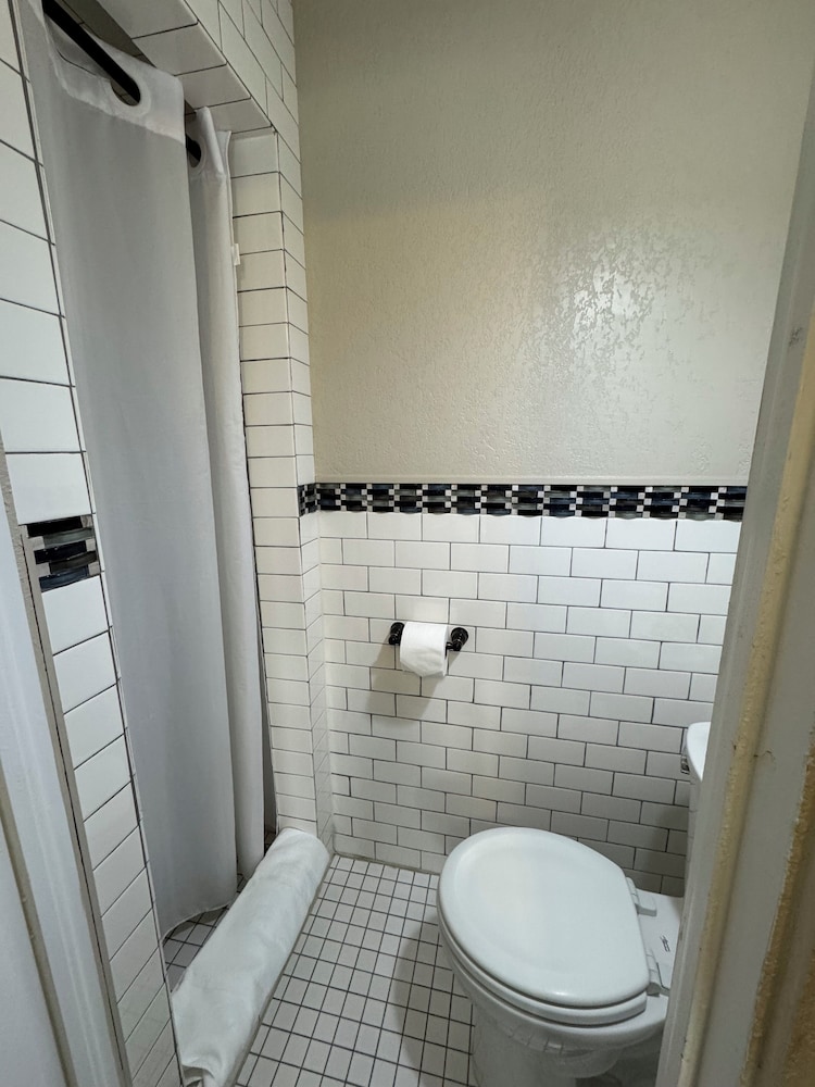 Hotel LaBonte - photo 32