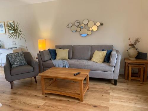 3 Bedroom House with Parking and Garden — 4-Star Luxury Hotel in Windsor, United Kingdom