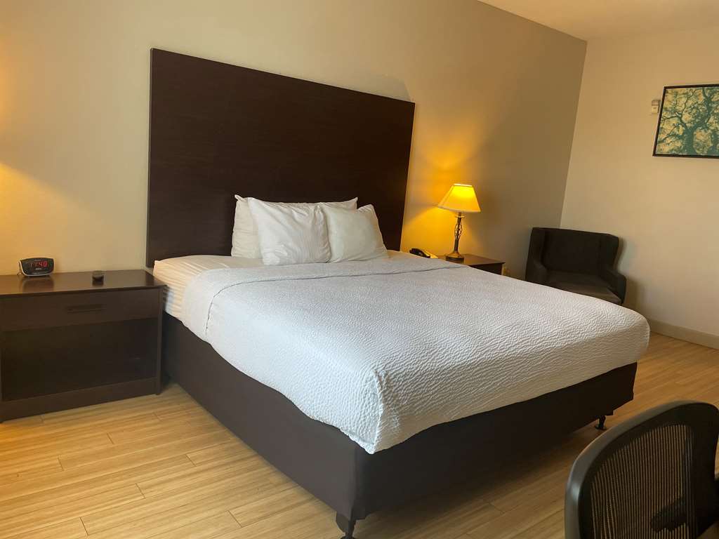 Best Western I 5 Inn & Suites - photo 8