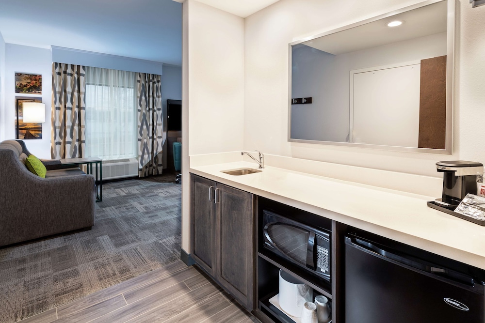 Hampton Inn & Suites Snellville Atlanta NE - photo 10