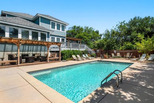 Blue Oasis in Unknown City, United States