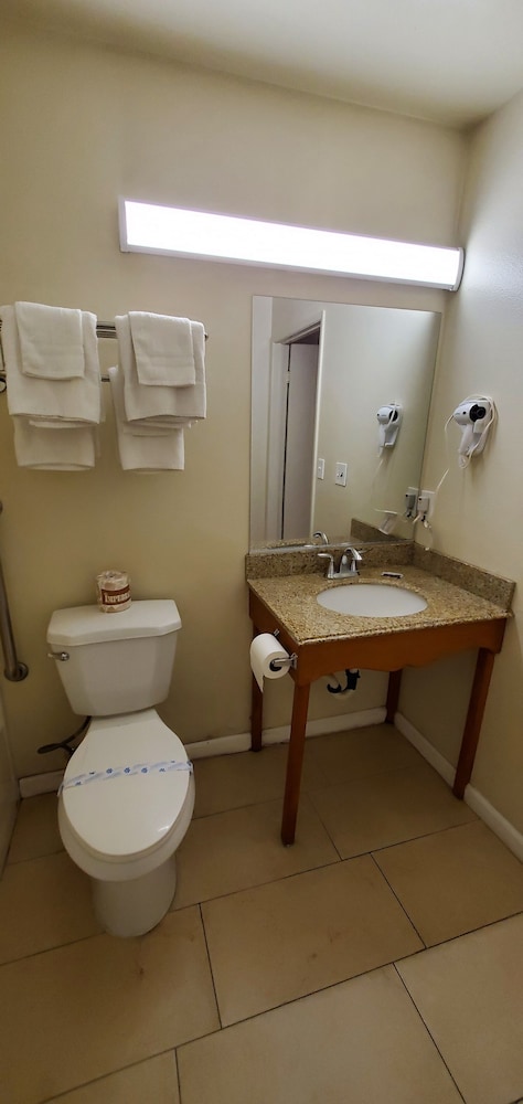 Anaheim National Inn - photo 69