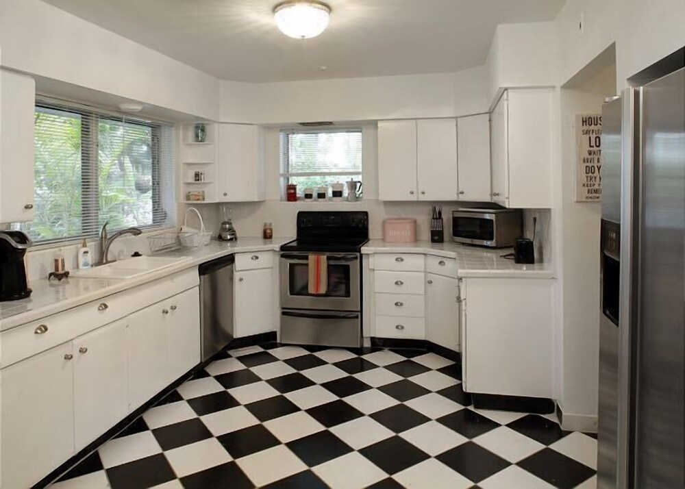 Salty Bungalows Rosie Fort Lauderdale - photo 10