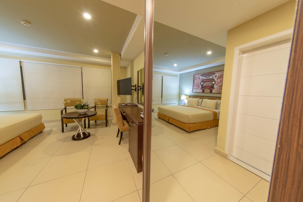 Frankie s Hotel — hotel in Accra