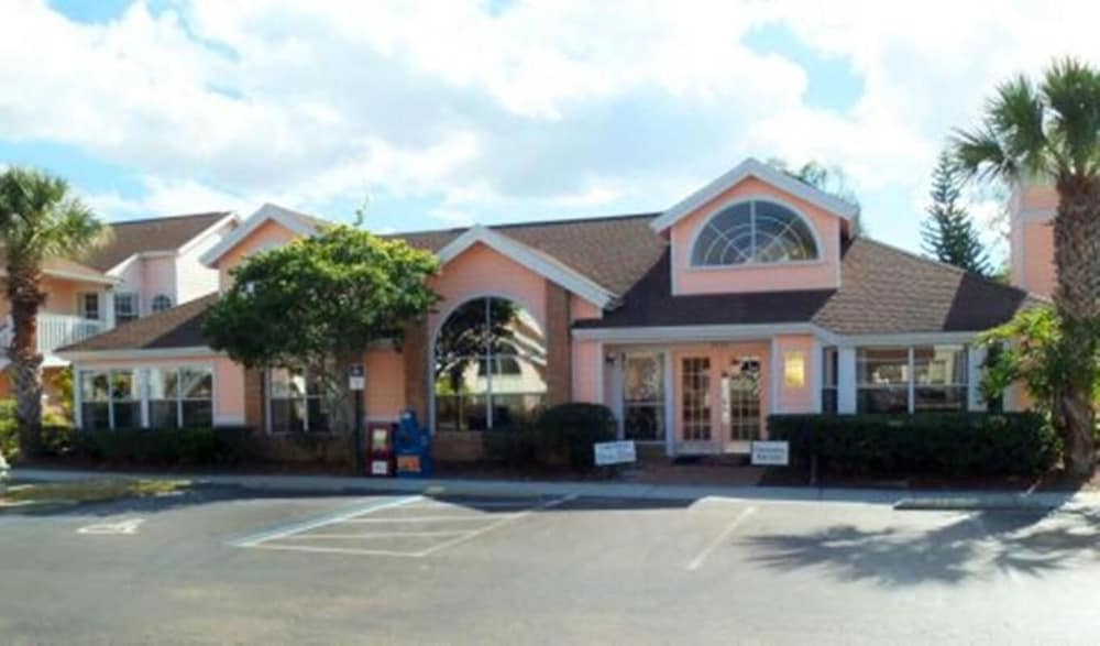 Affordable 3 Bedrooms Home Close to Disney Parks — 4-Star Luxury Hotel in Kissimmee, United States