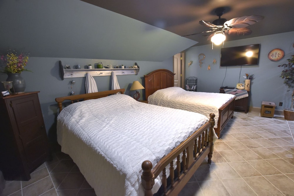 The Lakeside Resort - photo 13