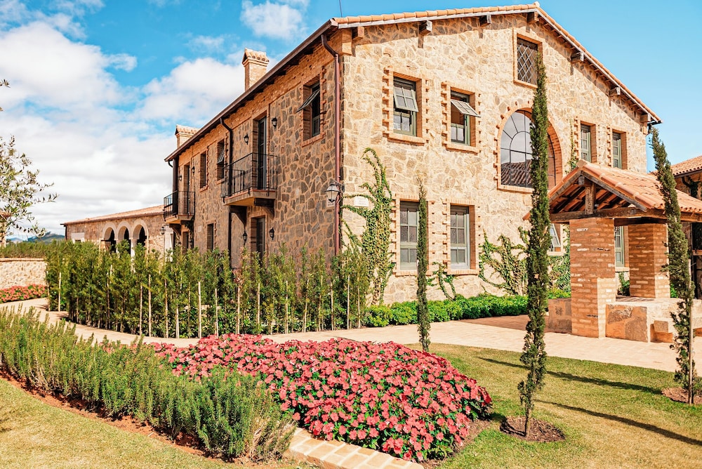 Casa Amarela Recanto Mesmo Bairro Da Pizzeria Borgo Del Vino — 4-Star Luxury Hotel in Areal, Brasil