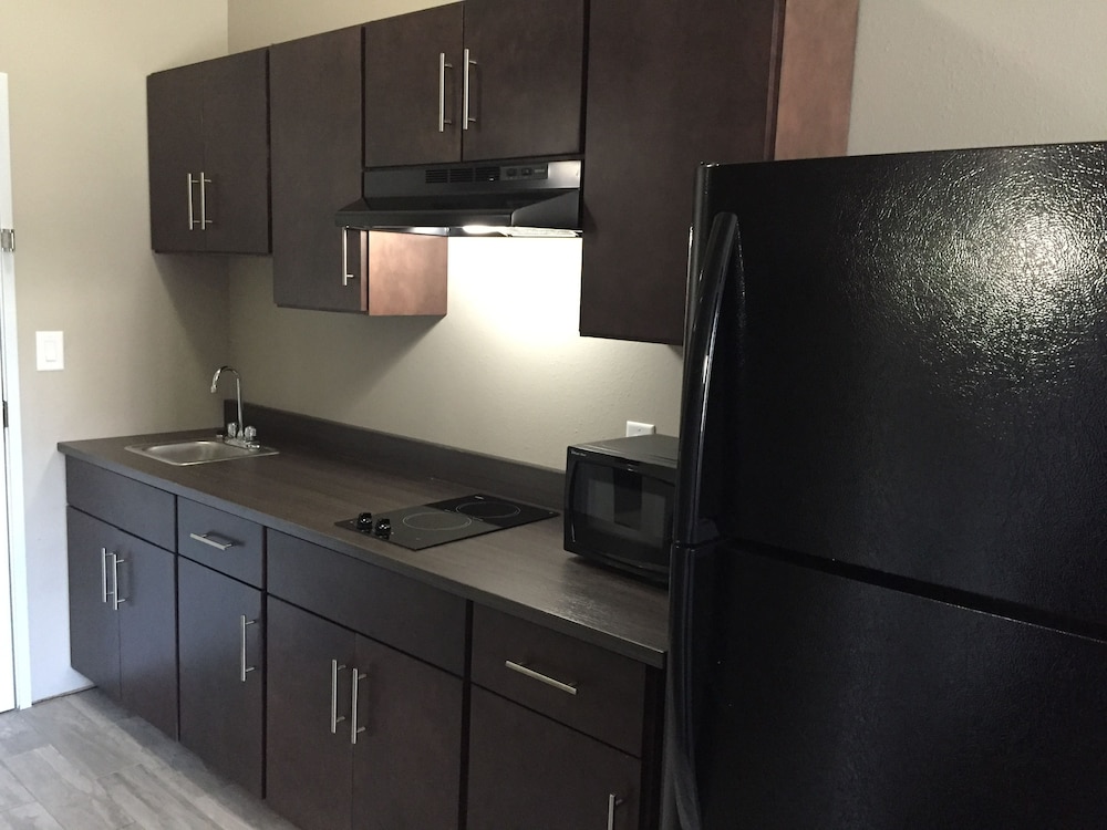 Home Inn and Suites - photo 30