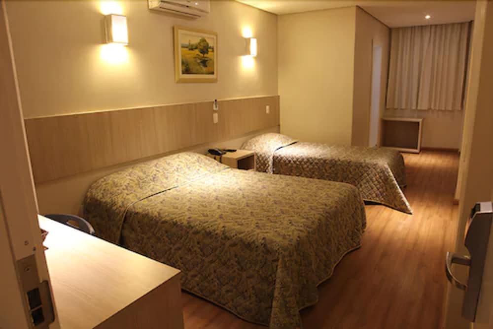 Golden Hotel — hotel in Chapeco