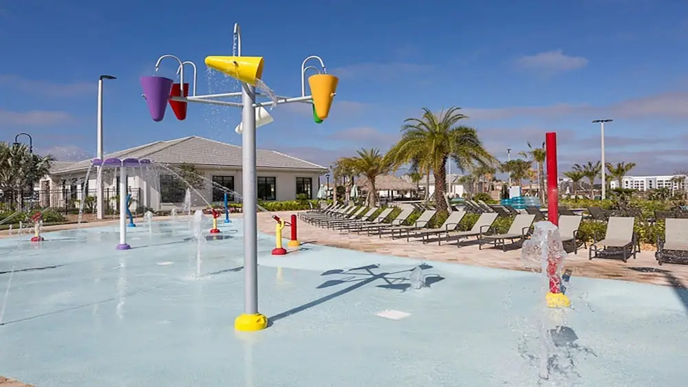Family Oasis: Pool Themed Rooms & Resort Access - photo 19