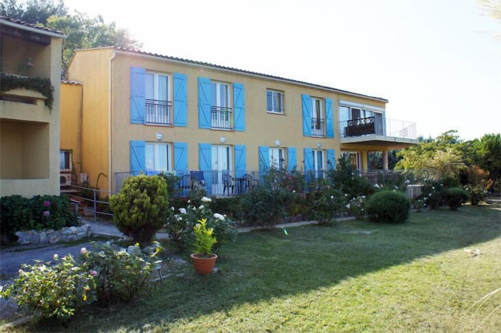 Hôtel Restaurant Les Cavalets - carbon neutral hotel in Cannes