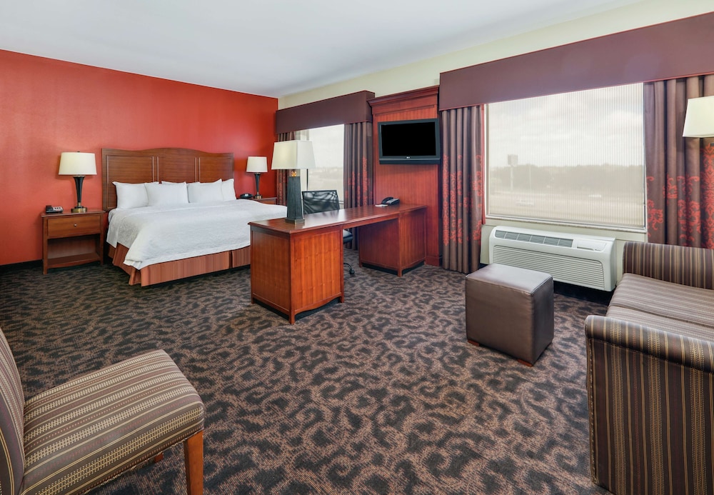 Hampton Inn and Suites Fort Worth Forest Hill - photo 6