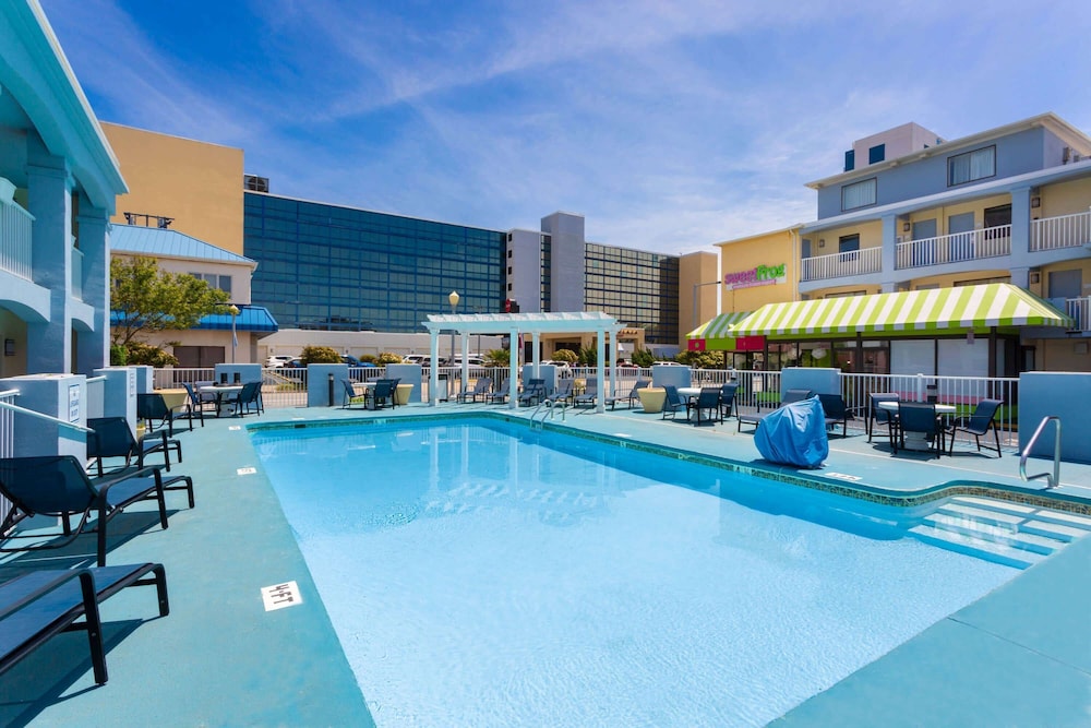 Ramada by Wyndham Virginia Beach - photo 36