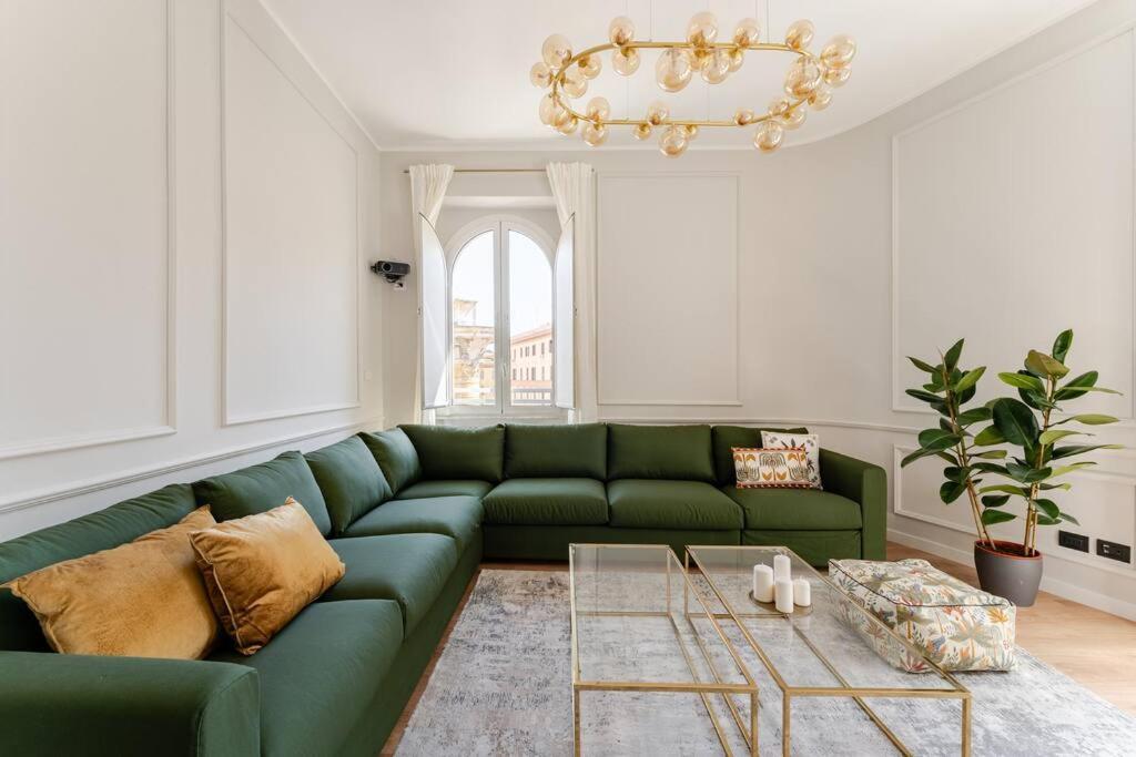 Flat Vespasiano Home Cinema 1min Musei Vaticani — 4-Star Luxury Hotel in Rome, Italy