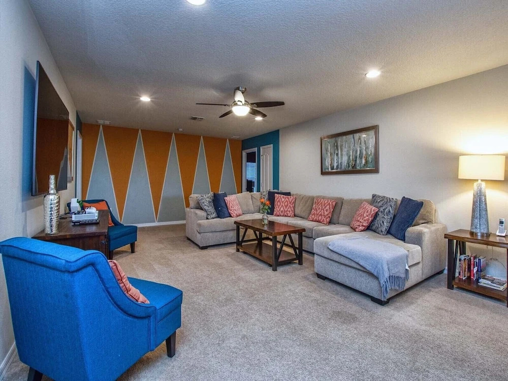 Spacious 8BR Villa w Pool & Resort Amenities - photo 34