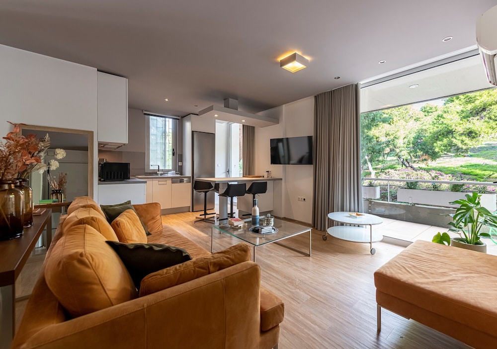 Phaedrus Living Luxury Flat Vouliagmeni — 4-Star Luxury Hotel in Athens, Greece
