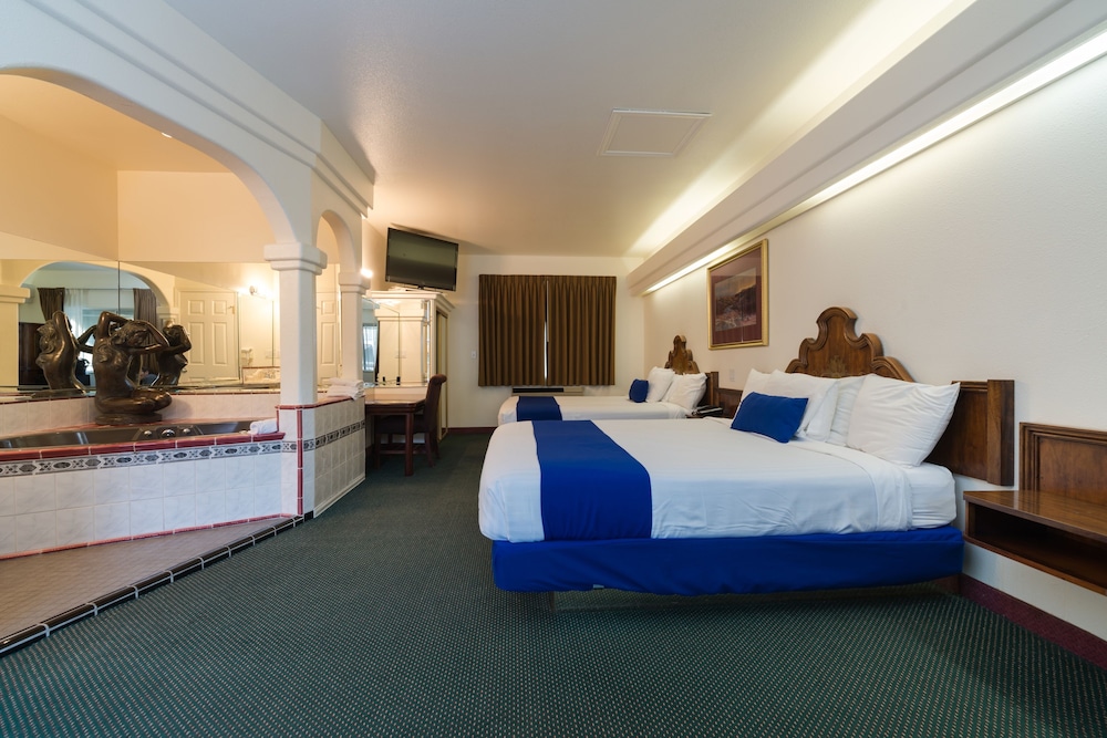 Colony Inn - photo 7