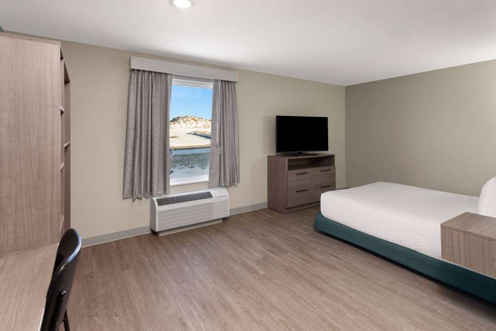 ECHO Suites Extended Stay by Wyndham Madison - photo 29