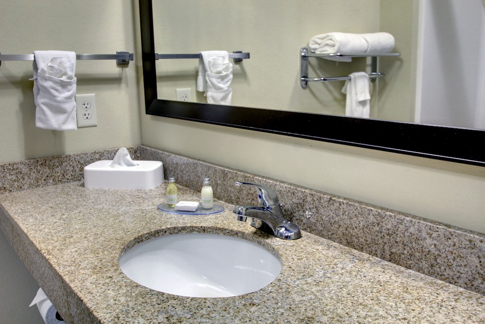 Cobblestone Hotel & Suites Wayne - photo 10
