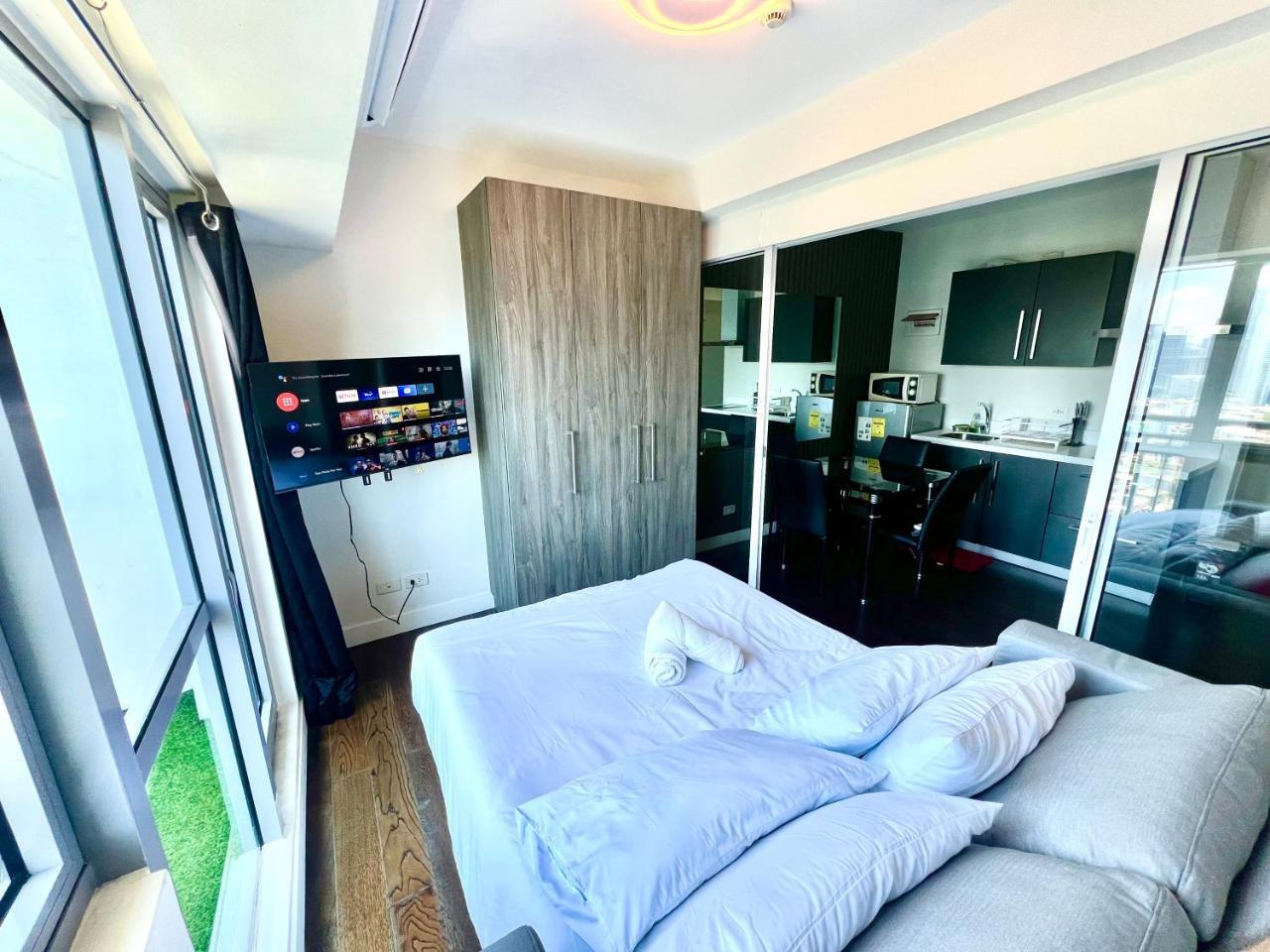 Acqua Private Residences Livingstone Tower in Manila, Philippines