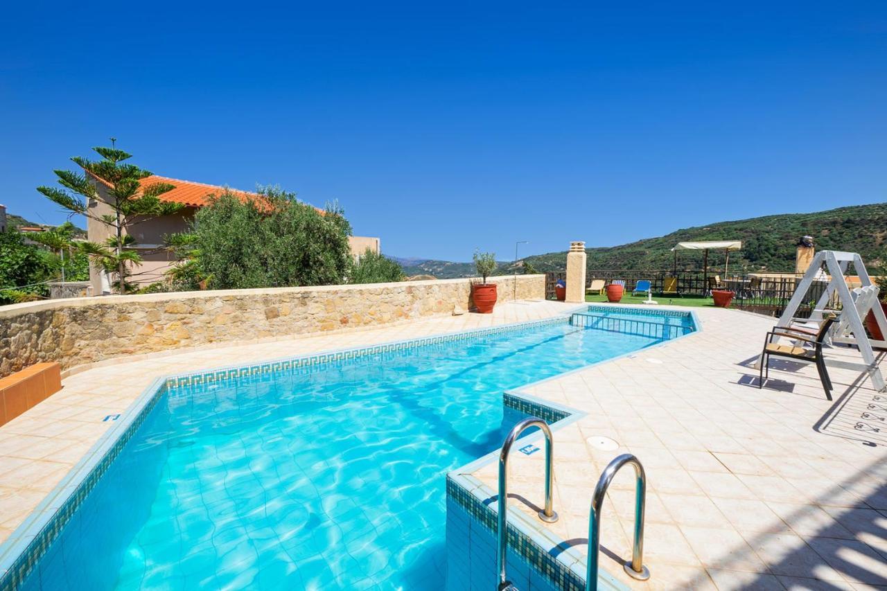 4 bedroom Topolia House — 4-Star Luxury Hotel in Kissamos, Greece