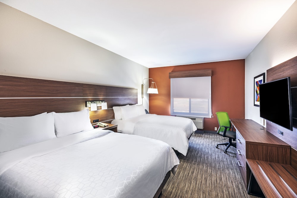 Holiday Inn Express Hotel and Suites Pryor by IHG - photo 6