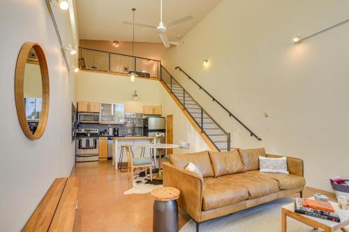 Modern Santa Fe Desert Loft with Fireplace in Santa Fe, United States