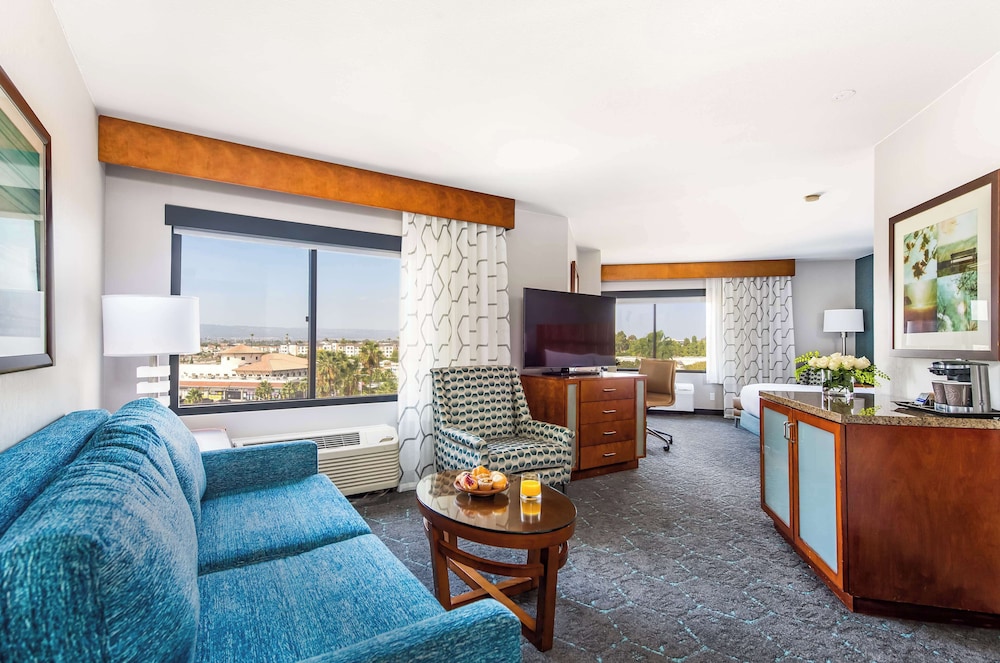 DoubleTree by Hilton Carson - photo 17
