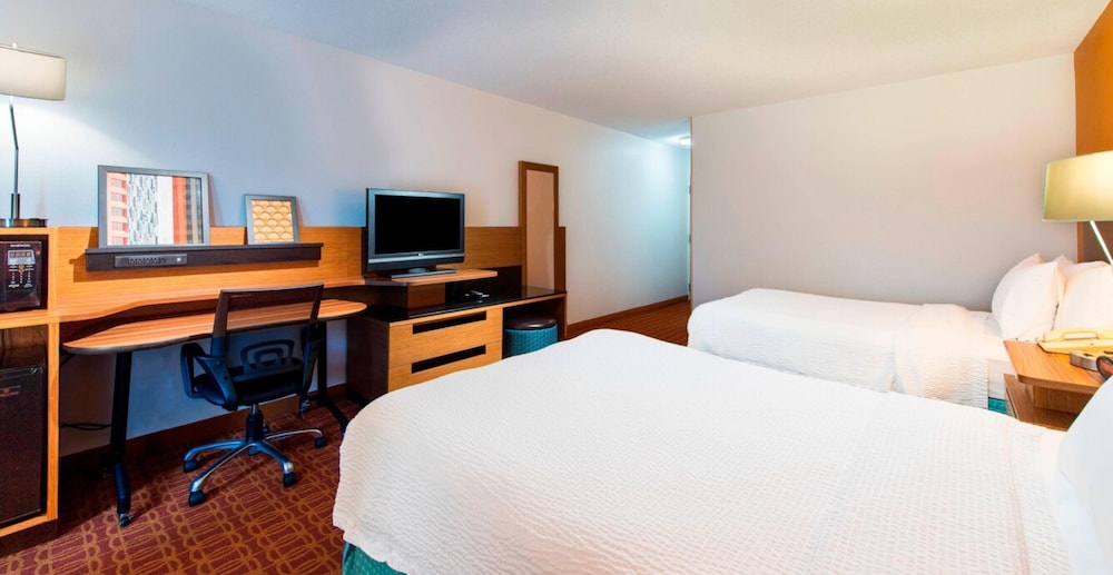 Fairfield Inn & Suites by Marriott Ft. Myers Cape Coral - photo 4