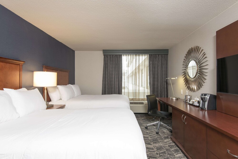DoubleTree by Hilton Schenectady Downtown - photo 10