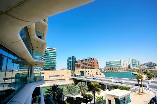 Studio In Al Hadeel Hosted By Voyage — 4-Star Luxury Hotel in Abu Dhabi, United Arab Emirates