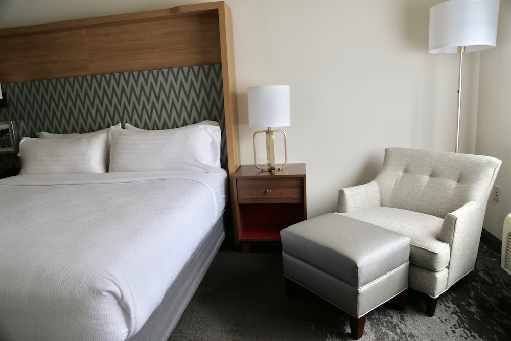 Holiday Inn Salem I 93 at Exit 2 by IHG - photo 15