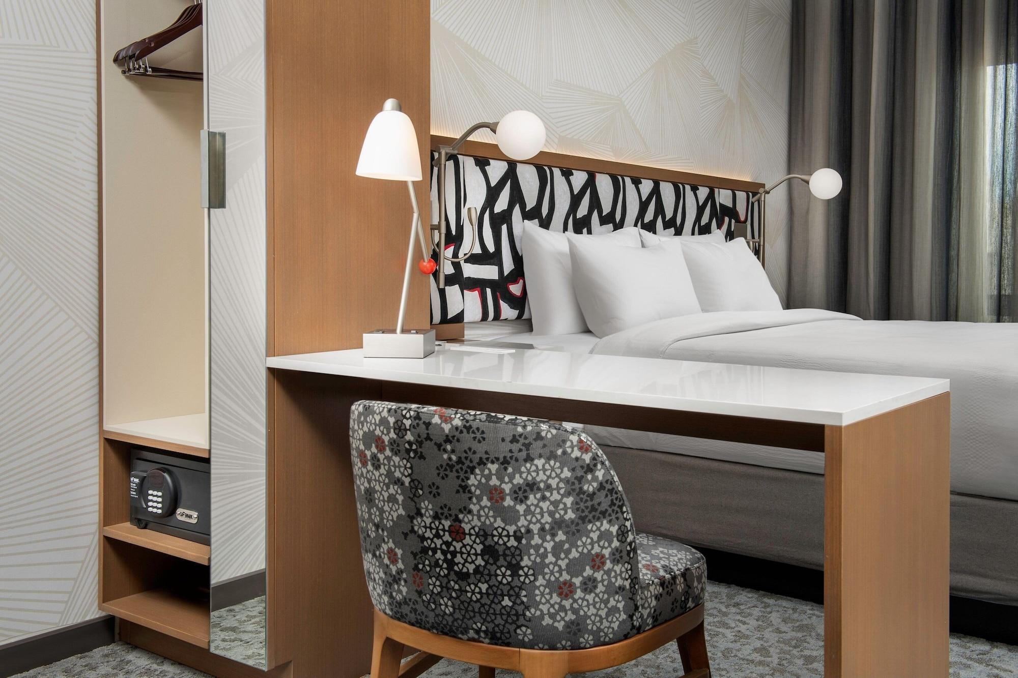 SpringHill Suites by Marriott New York Queens - photo 2