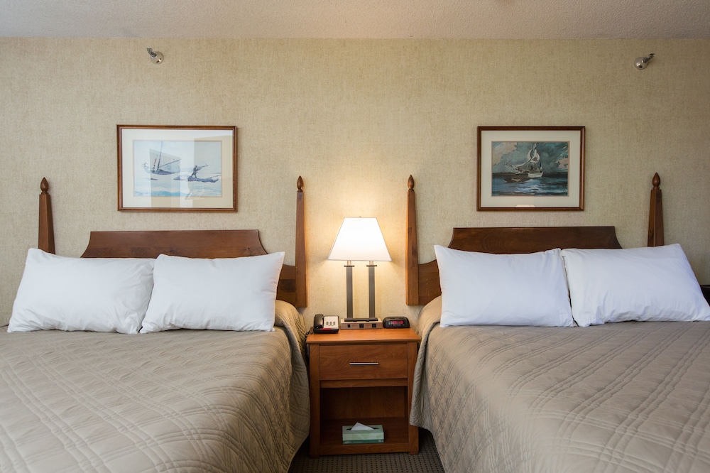 Commodores Inn - photo 24