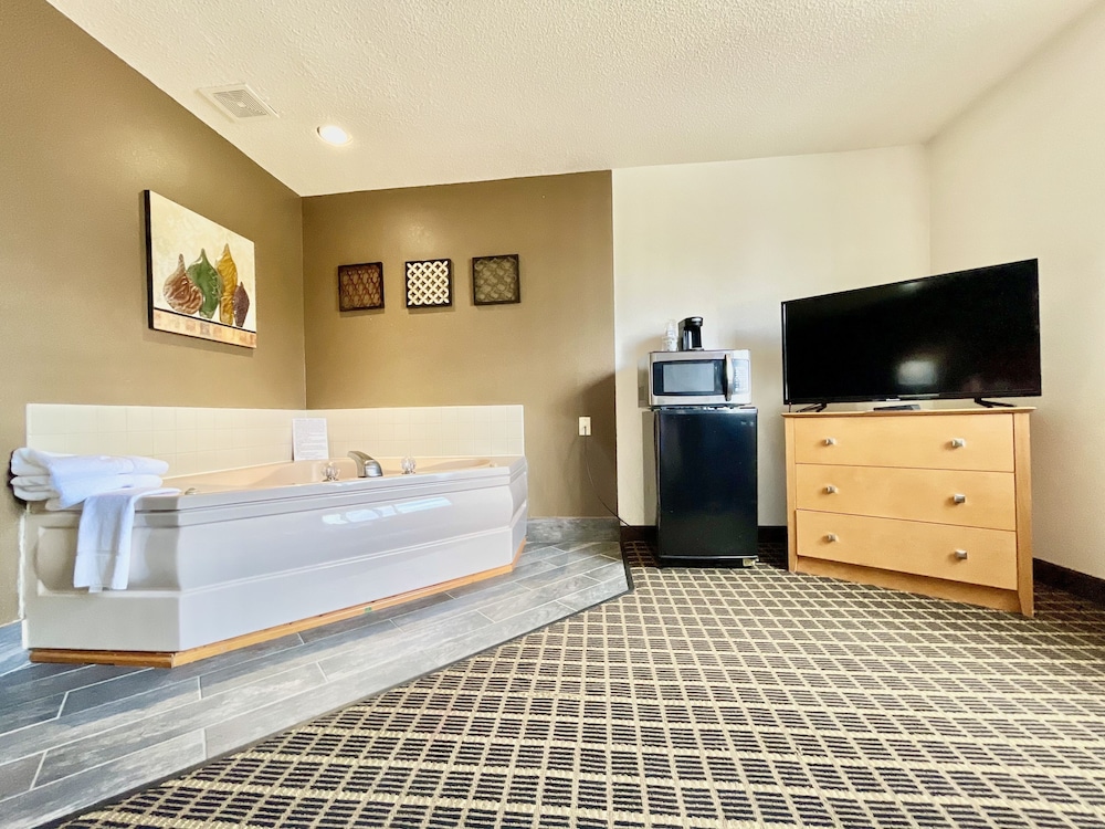 Econo Lodge Quincy - photo 9