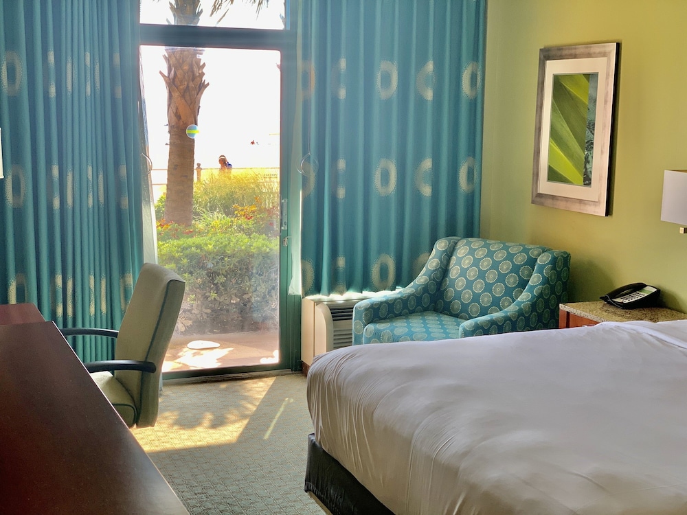 Holiday Inn & Suites Virginia Beach North Beach by IHG - photo 21