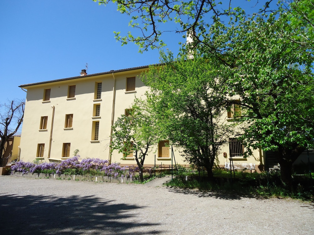 Hôtel des Voyageurs — hotel in Millau