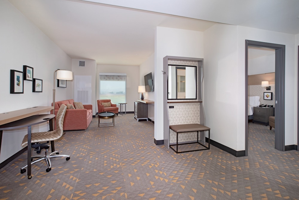 Holiday Inn Glendale Stadium & Ent Dist by IHG - photo 9