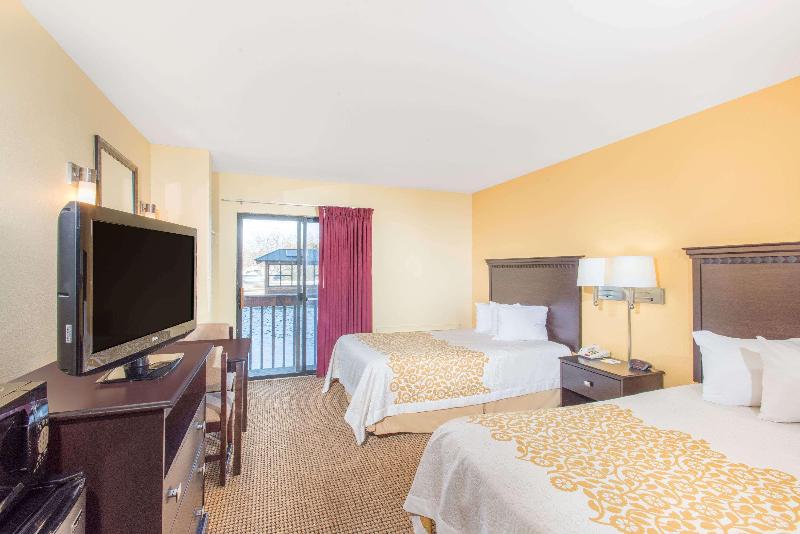 Days Inn by Wyndham Colchester Burlington - photo 5