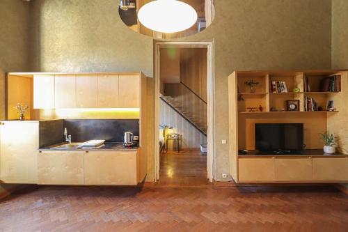 Central Tbilisi Modern 1BR Apt By Wehost