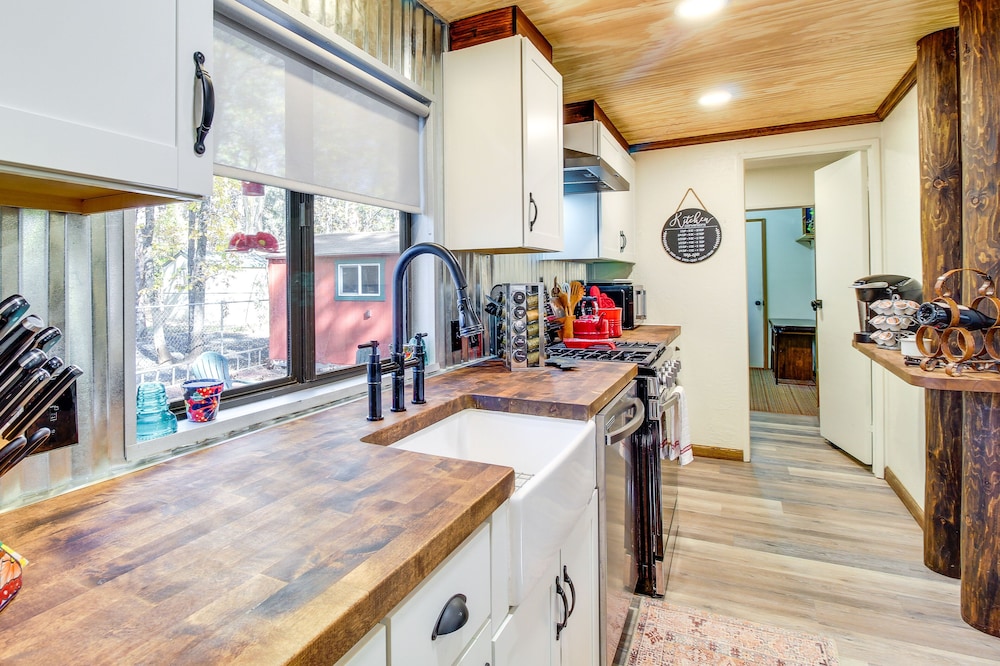 Pinetop lakeside Cabin Rental: Porch & Fire Pit - photo 19