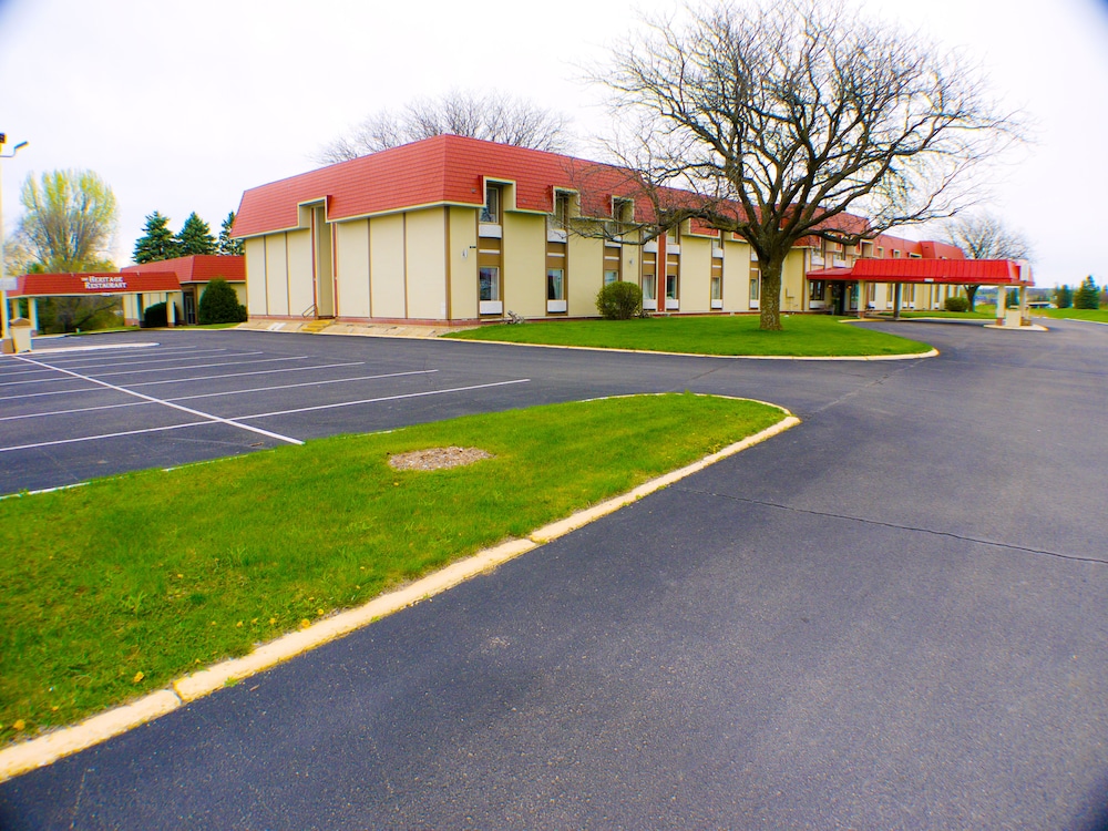 Ramada by Wyndham Albert Lea - photo 88