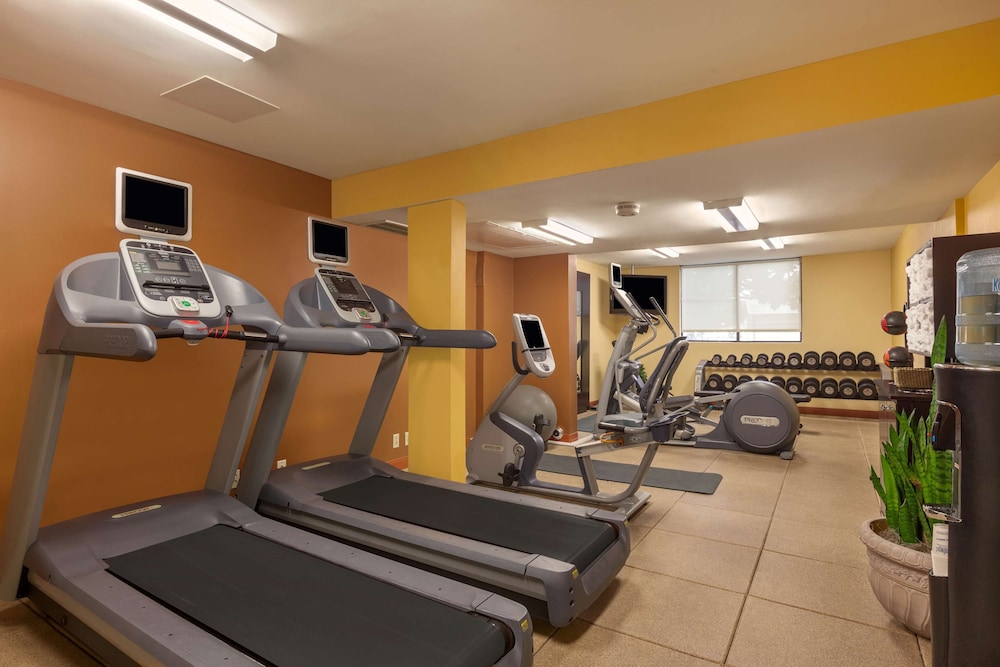 Embassy Suites Hotel Baton Rouge - photo 18