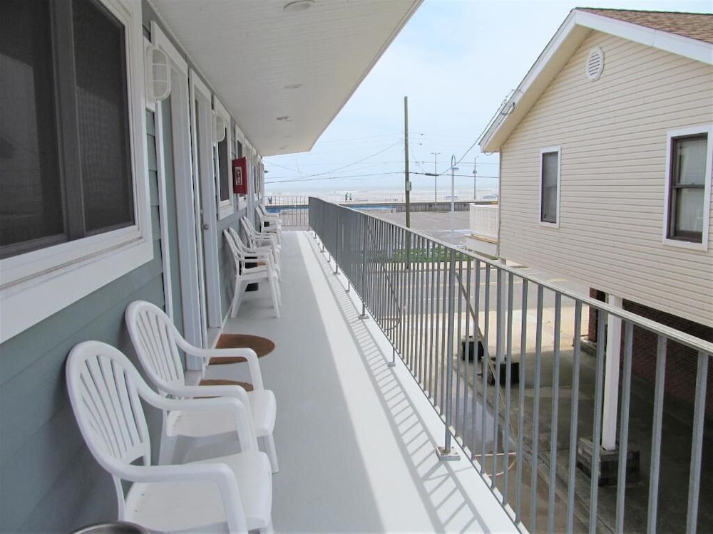 Rio Motel and Suites - photo 31