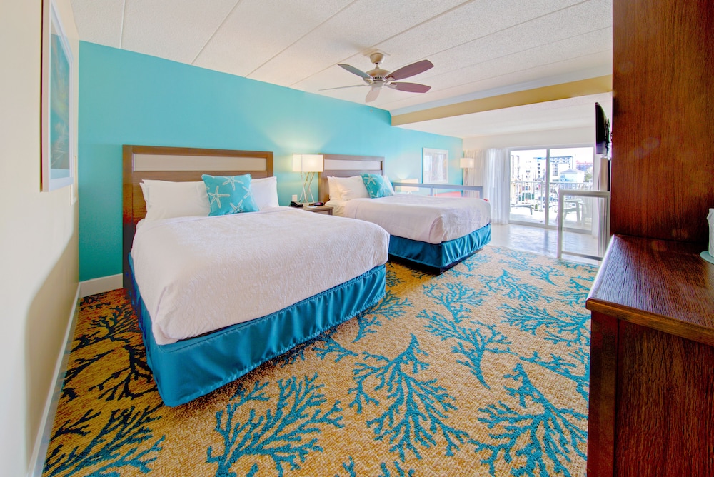 Commander Hotel & Suites - photo 8