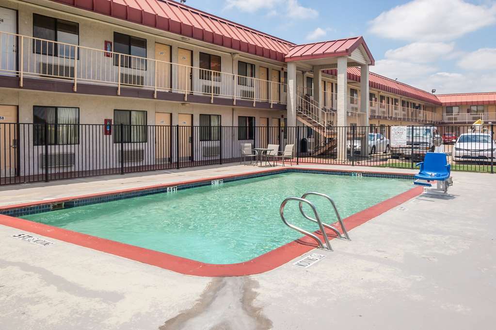 Motel 6 Mesquite TX Rodeo Convention Ctr - photo 9