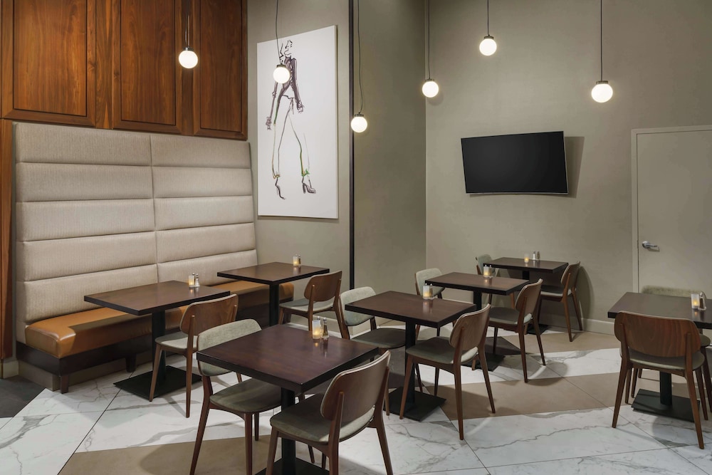 DoubleTree by Hilton Hotel New York City Chelsea - photo 23